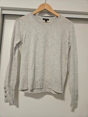 RW&CO Light Grey Knit Sweater - Medium